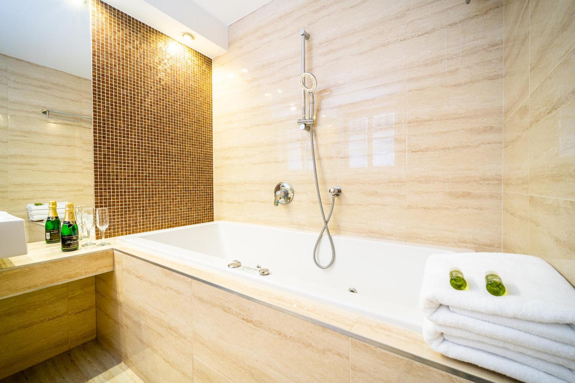 Hotel Sepetna ออสตราวิเซ ภายนอก รูปภาพ